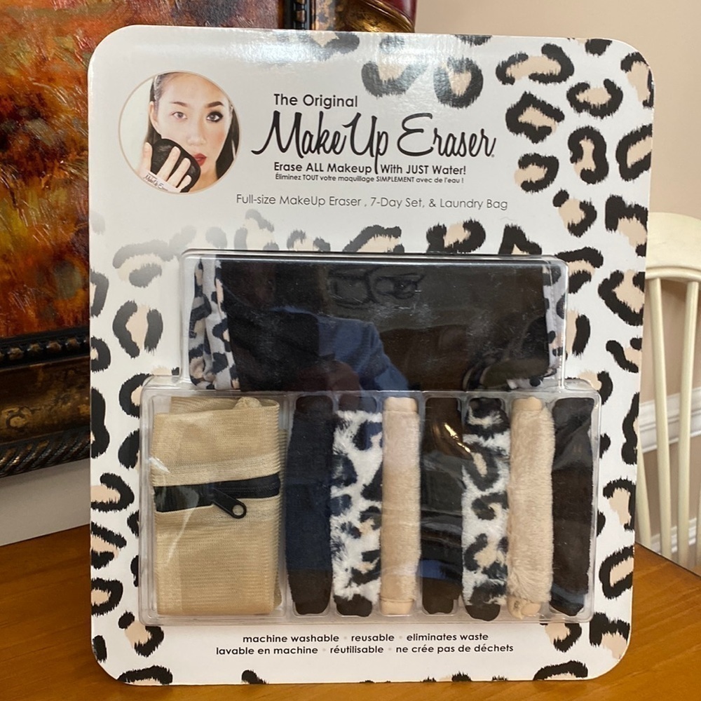THE ORIGINAL MAKEUP ERASER 7 DAY SET & LAUNDRY BAG GIFT SET